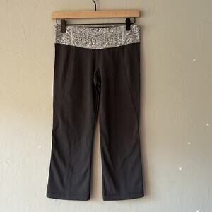 Lululemon Groove Crop Pants - Women's 4, Gray/Cream, Capri Comfort Yoga Athletic